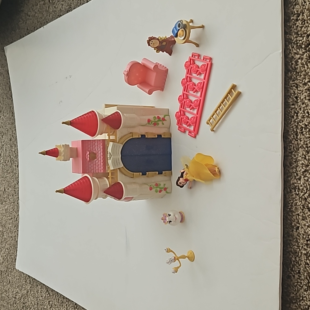 13 piece Beauty and the Beast Castle playset